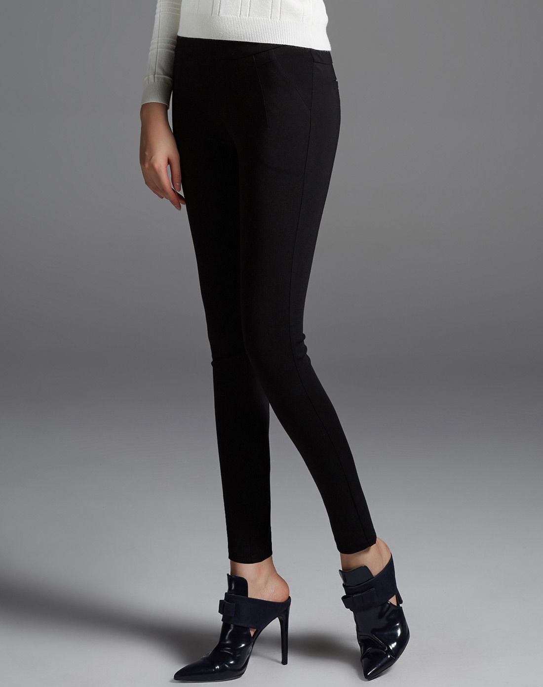 黑色修身百搭打底裤