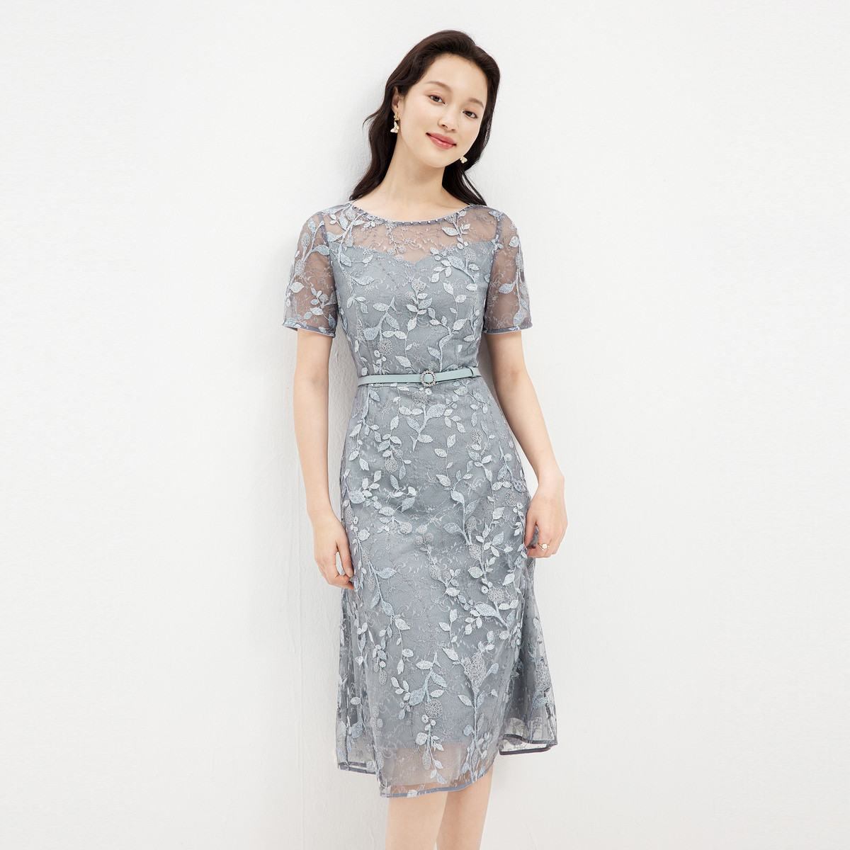 夏季人气重工蕾丝刺绣高级感气质优雅中长款公主裙连衣裙裙子女