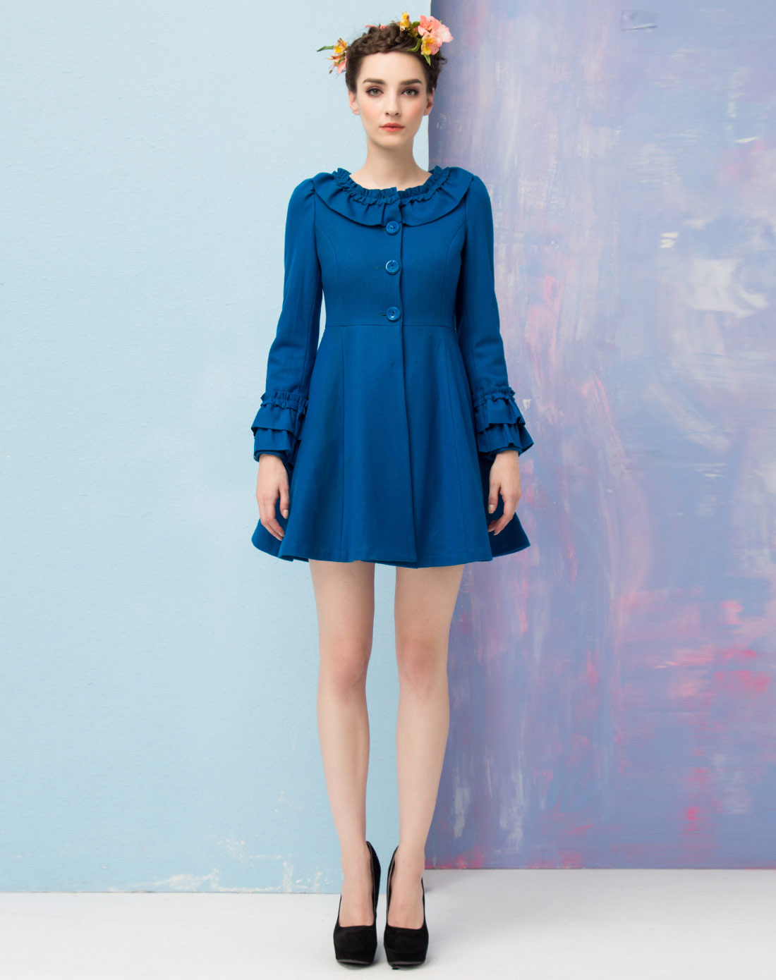 lesies湖蓝色荷叶圆领裙摆式长袖呢大衣