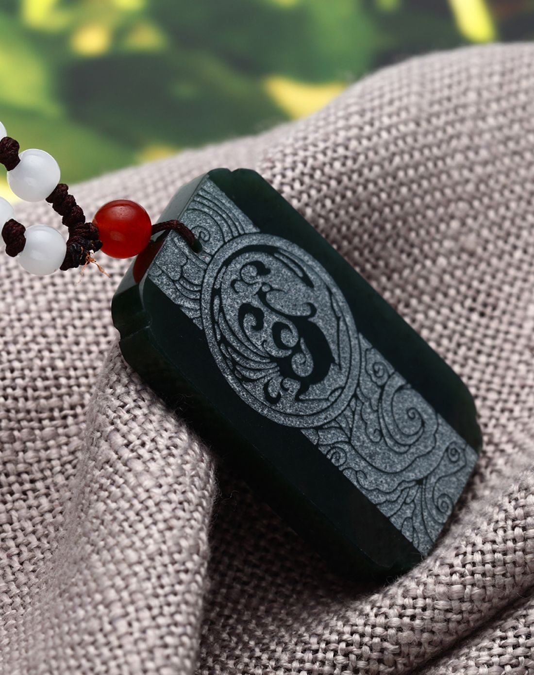 和田墨玉凤型吊牌古纹附证书