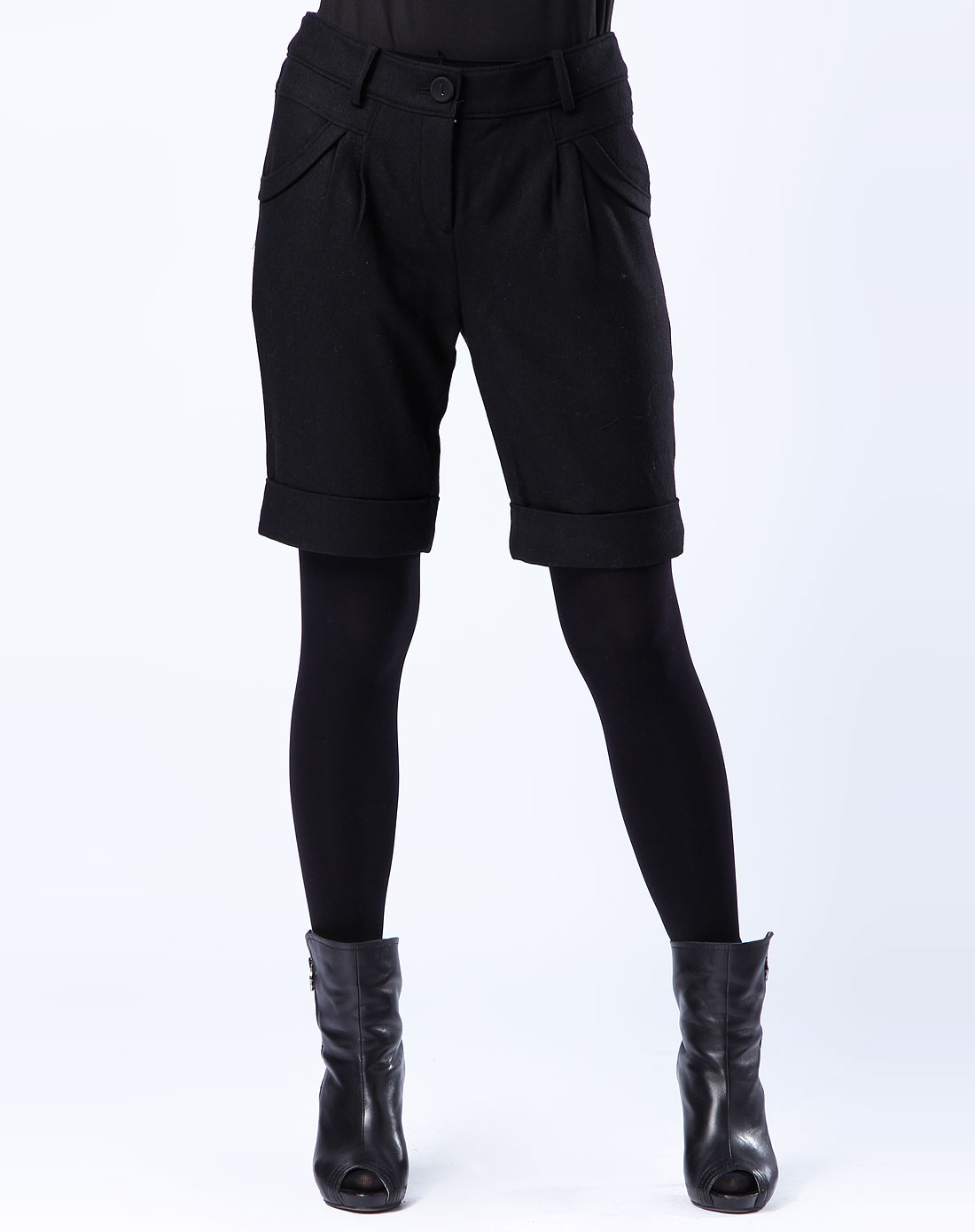 黑色休闲短裤