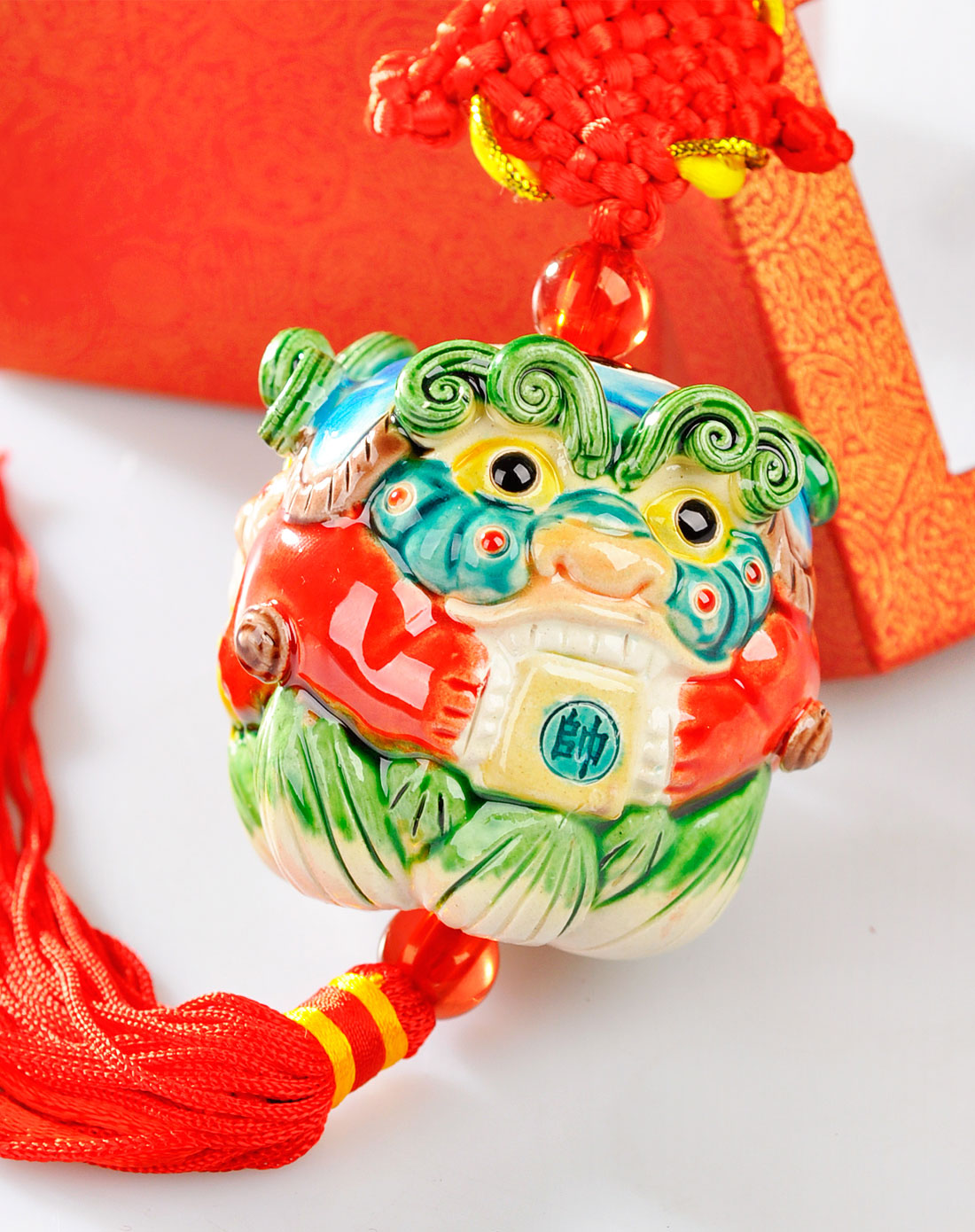 财官如意亨通三面绿身风狮爷交趾陶挂饰