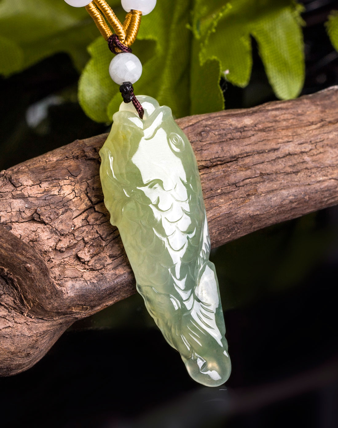 水头十足特色雕刻如鱼得水天然a货翡翠挂件