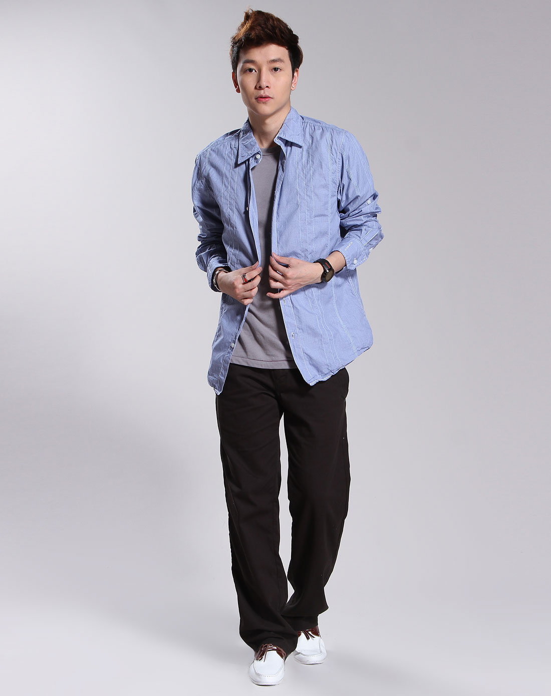 蓝黑色反领细格时尚长袖衬衫