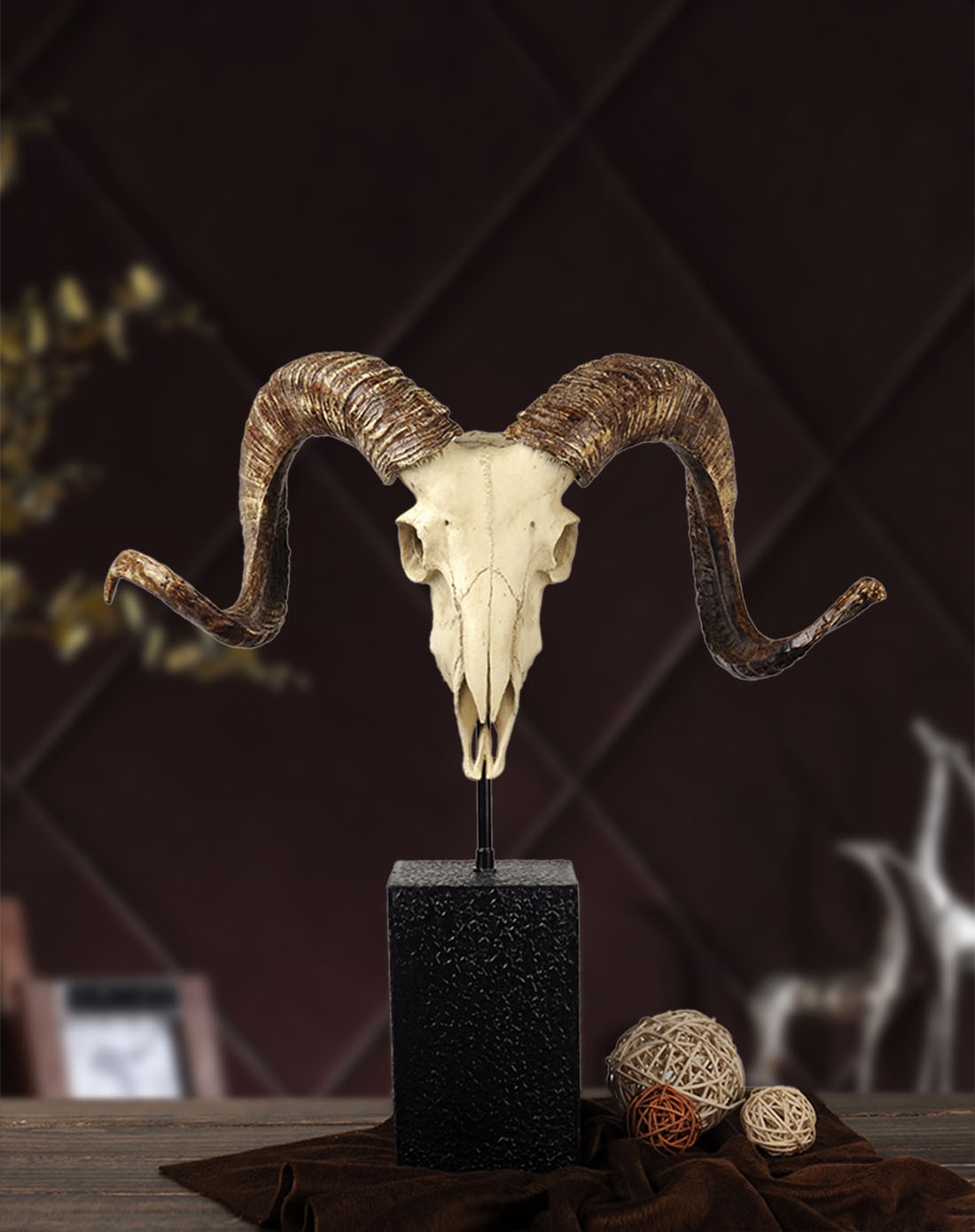 树脂羊头摆件抽象复古