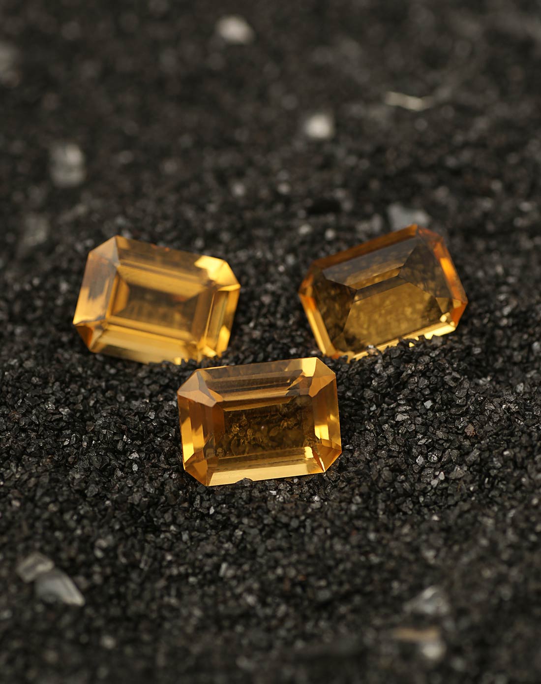 天然极品巴西7克拉以上长方型黄水晶(裸石)