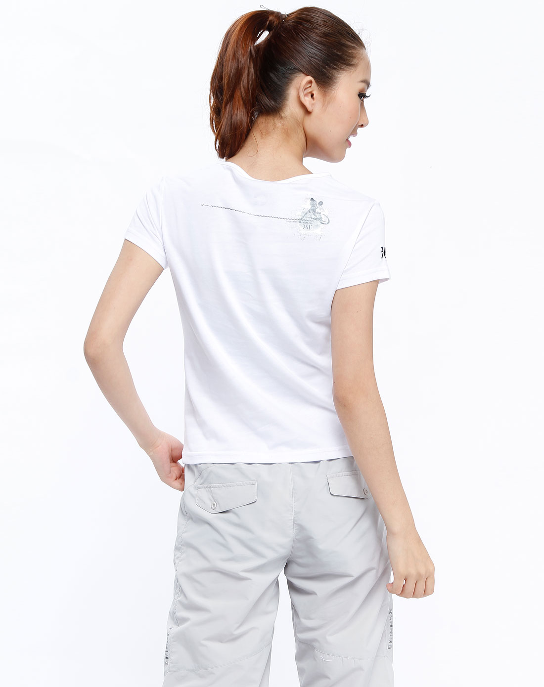 女款白色印花圆领短袖t恤1