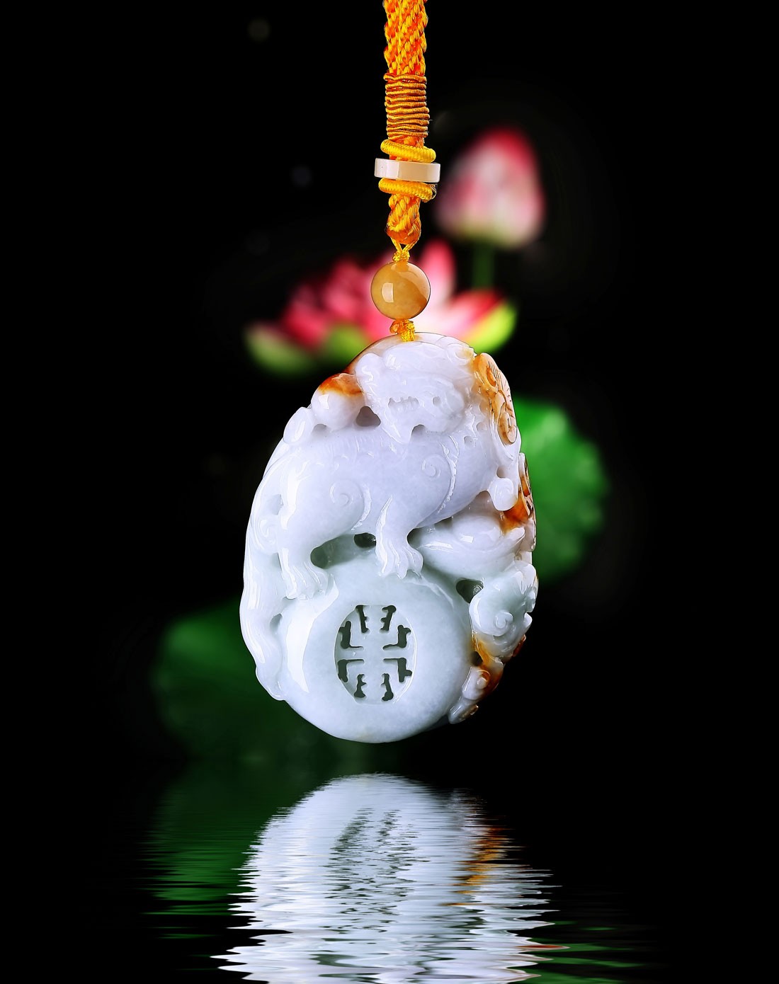 大师级精雕细腻糯种麒麟 招财进宝手把件