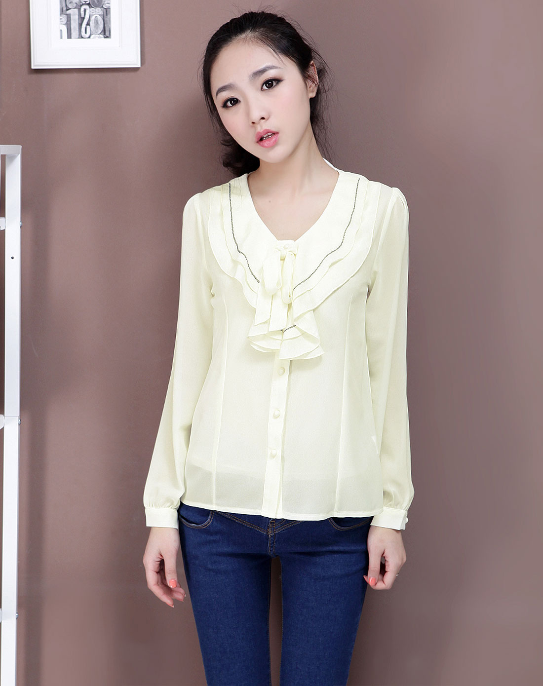 女象牙白色纯色荷叶边长袖雪纺衫