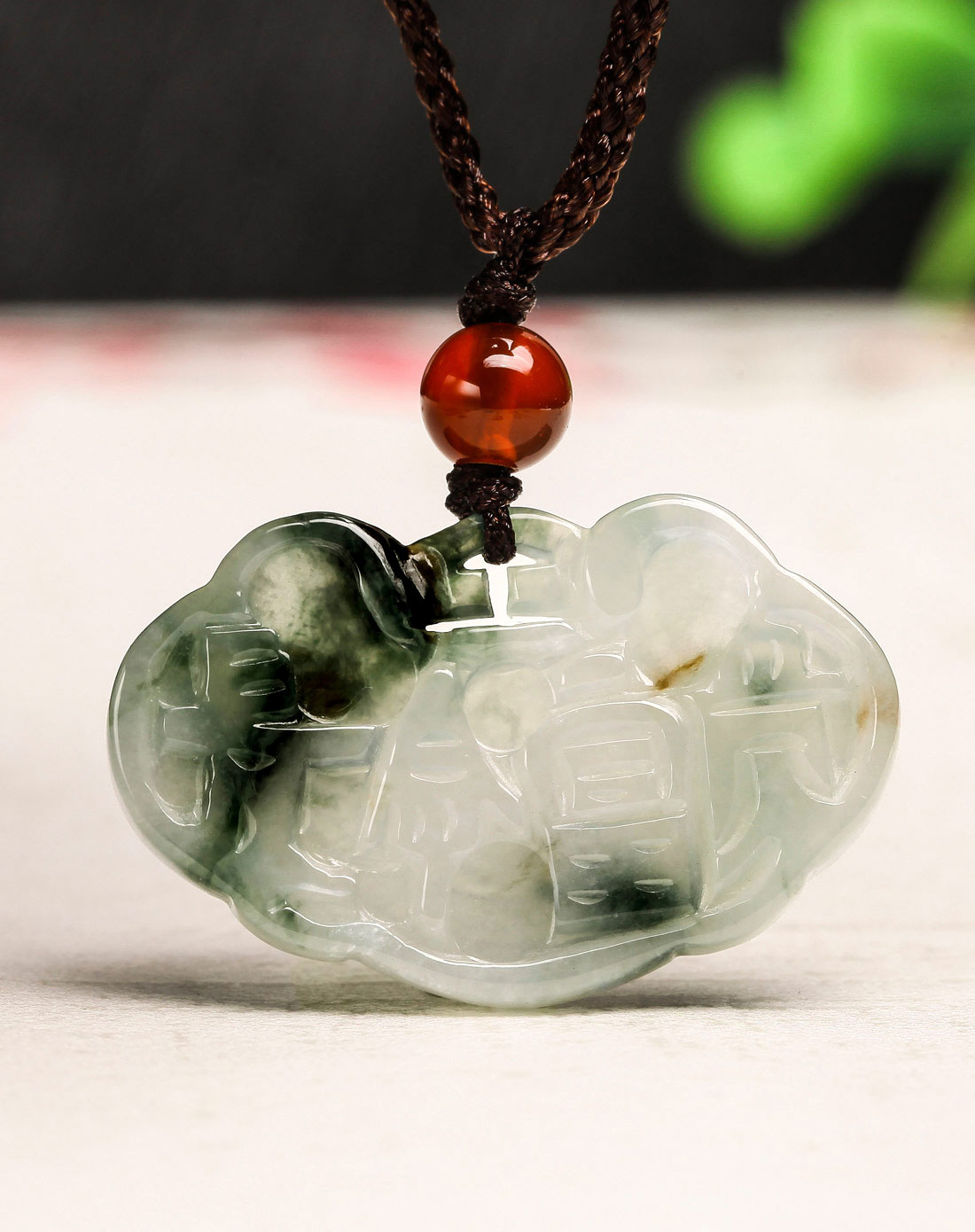 莹润冰种飘花富贵长命锁天然翡翠挂件(附国检证书)