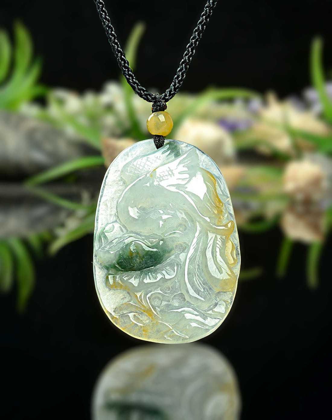 天然精雕细腻通透三彩凤戏牡丹翡翠挂件(国家权威鉴定)