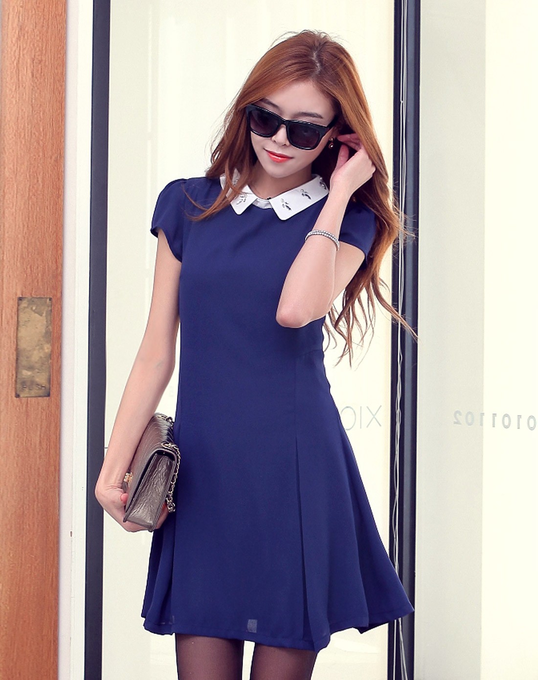 藏蓝色短袖连衣裙