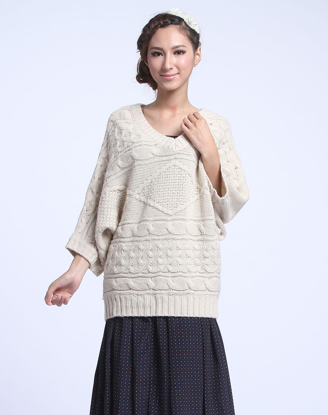 niceclaup乳白色时尚简约v领针织七分袖