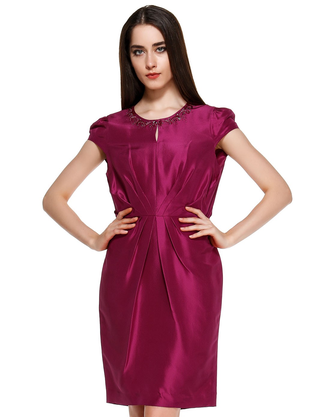 暗玫红色高贵优雅绣珠连衣裙