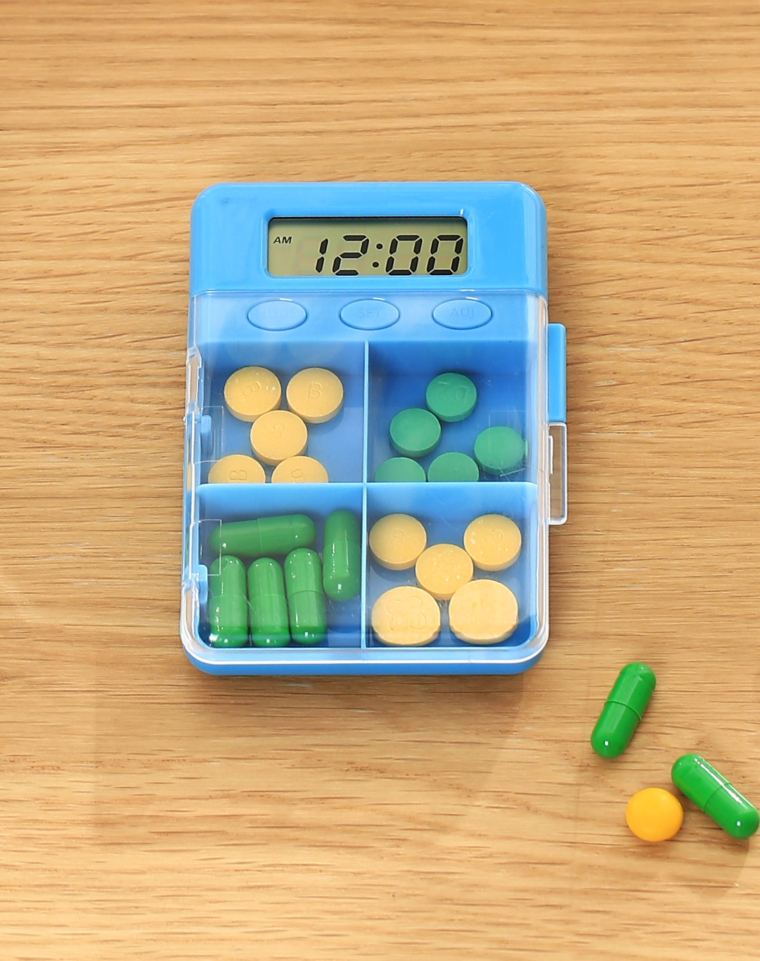 蓝色便携式智能服药提醒药盒