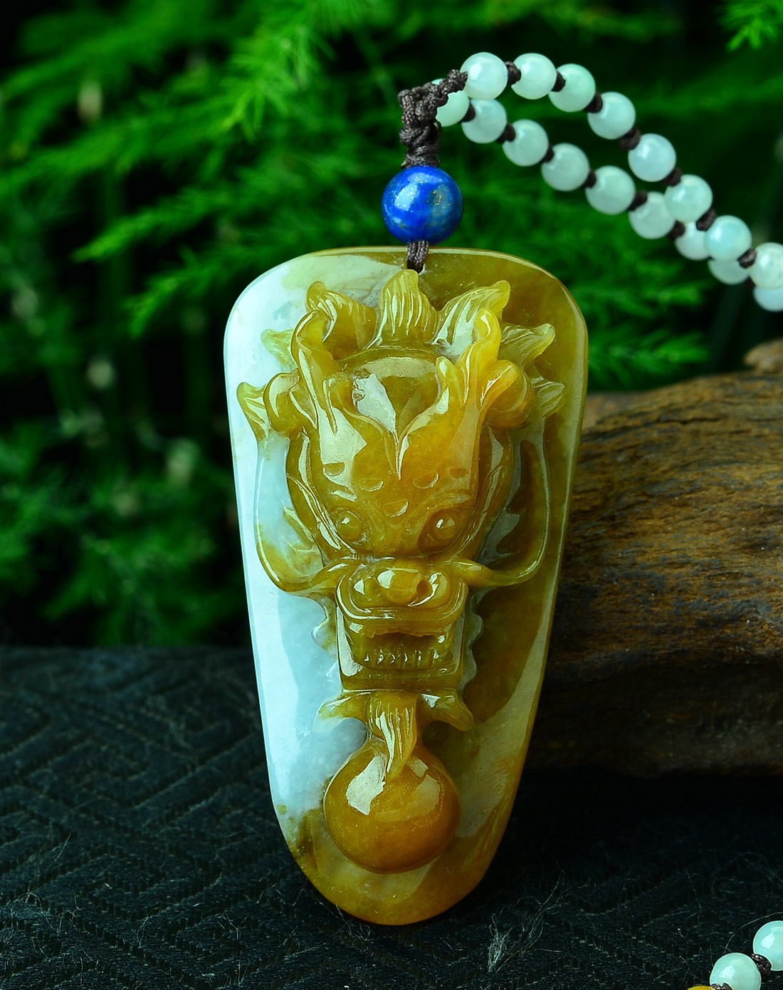 精雕龙头翡翠挂件附国检证书