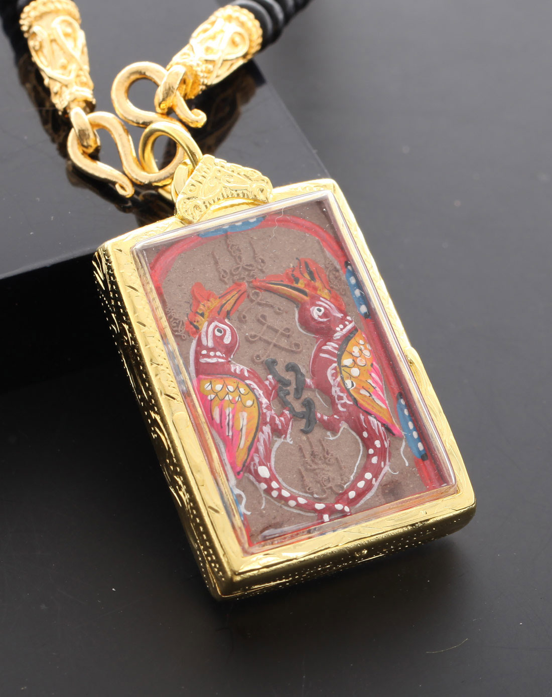 泰国巴吉士纳大师佛牌加持人缘鸟牌红赠耶壳串珠项链一条