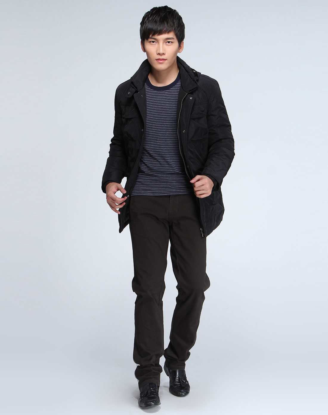 男款低调奢华温暖加厚羽绒服黑色