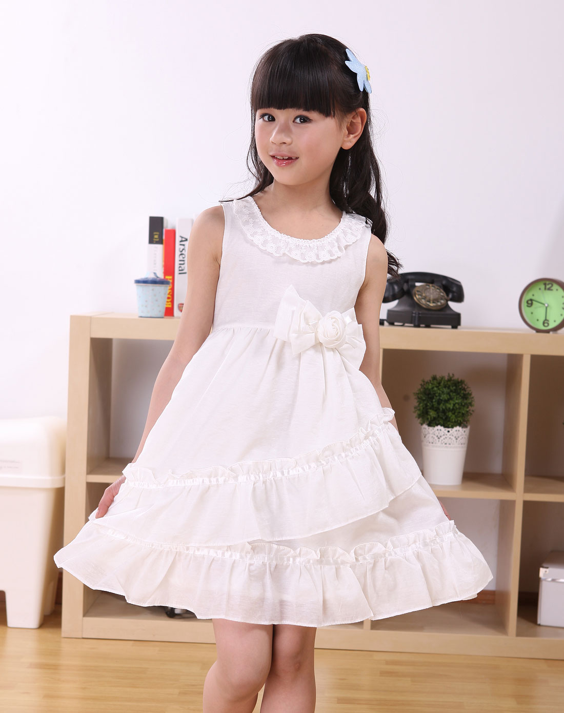 女童白色连衣裙