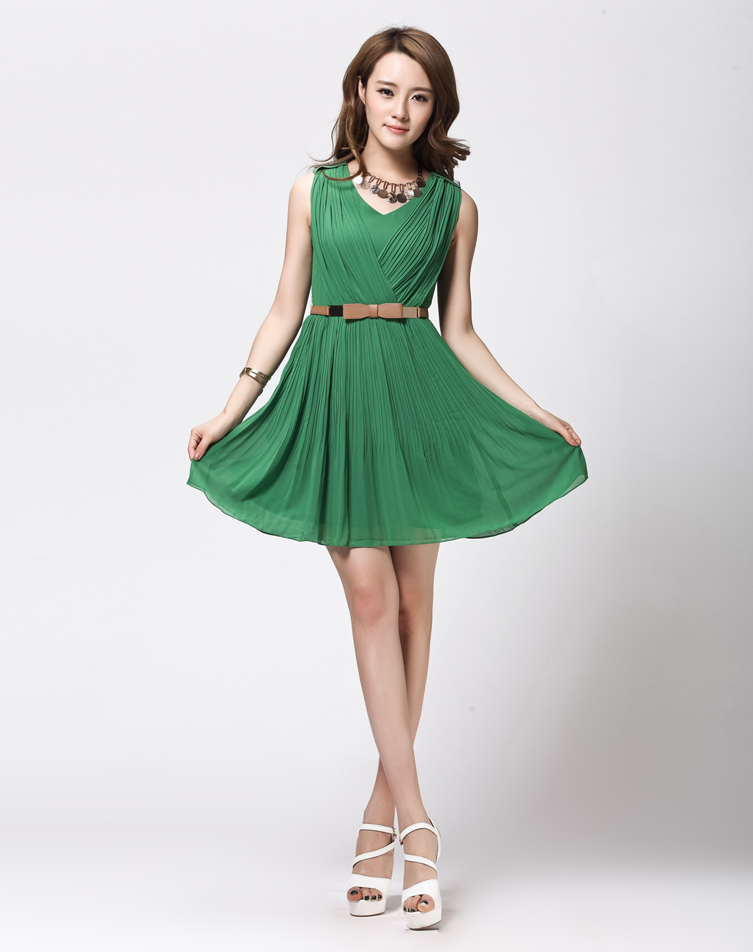 草绿色v领无袖收腰雪纺高腰淑女连衣裙