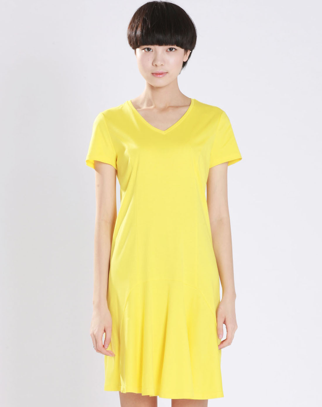 柠檬黄休闲运动小v领连衣裙