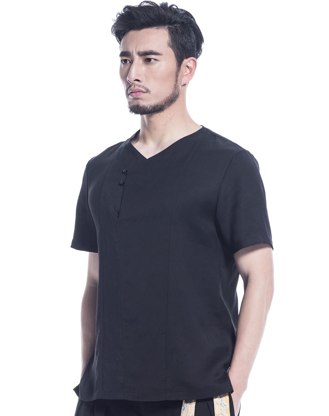 男士玄色亚麻衬衫