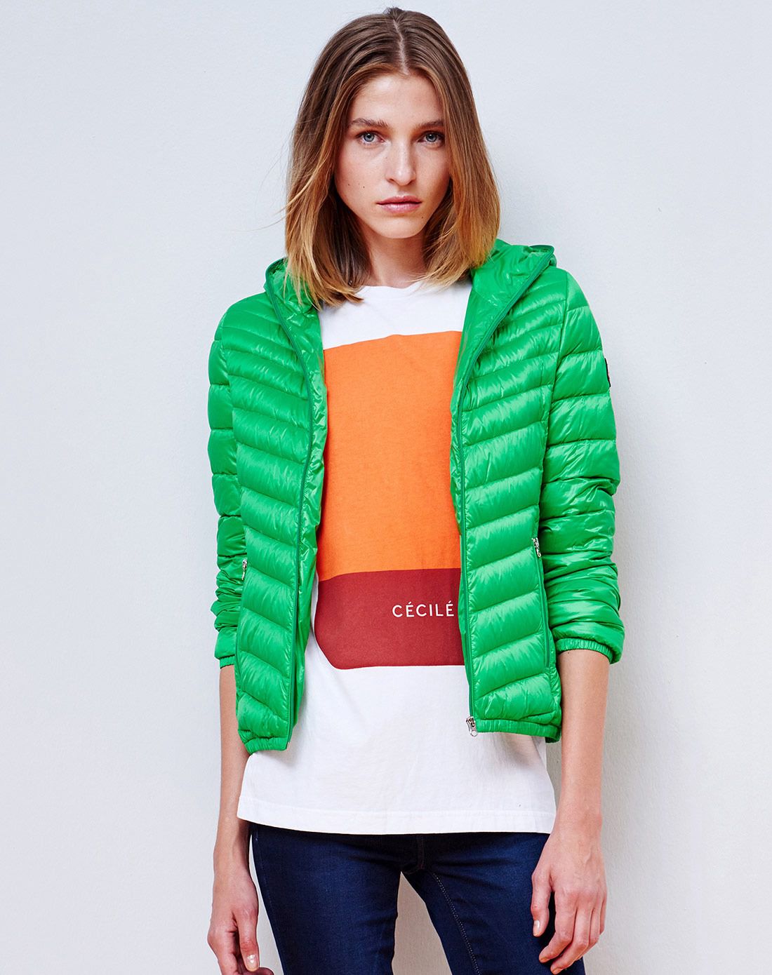 酸橙绿轻薄蓄热羽绒服