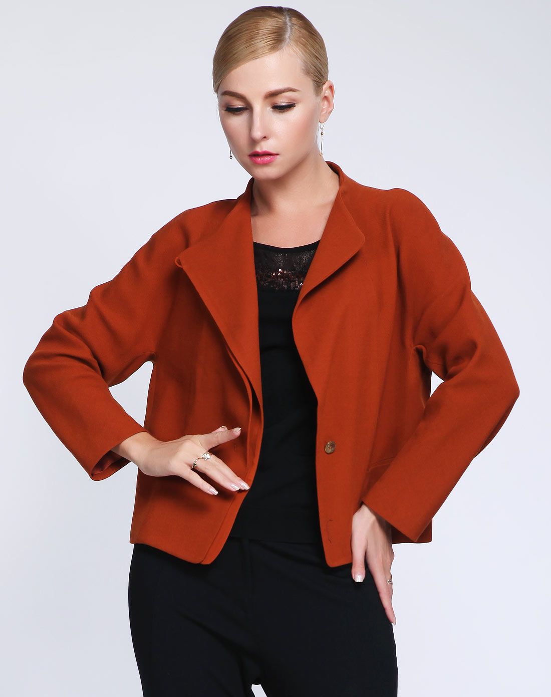 女铁锈红廓形上衣