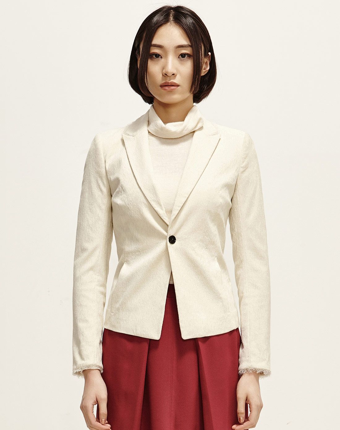 initial女款白色外套