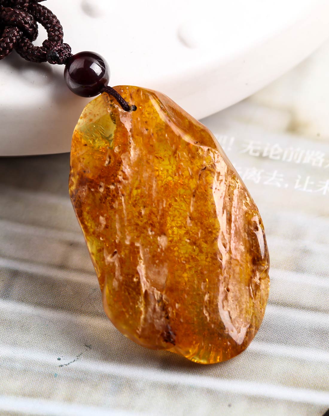 天然琥珀 蜜蜡带皮原石吊坠(含配绳) 九款可选