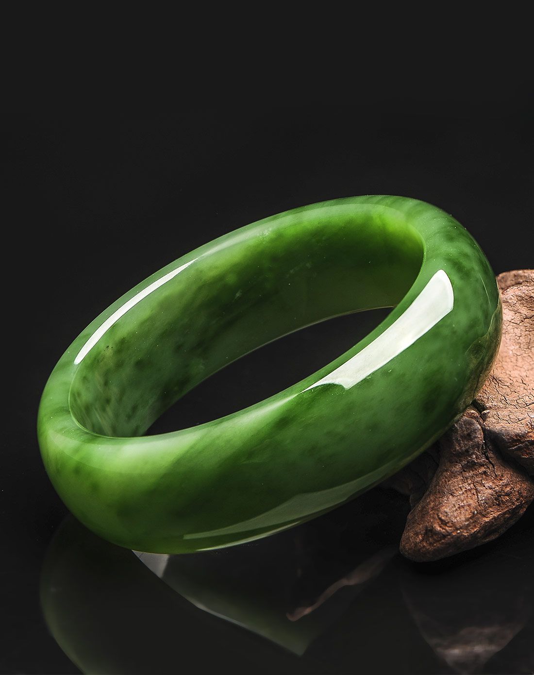 玛丽温莎57mm和田玉菠菜绿碧玉手镯附证书