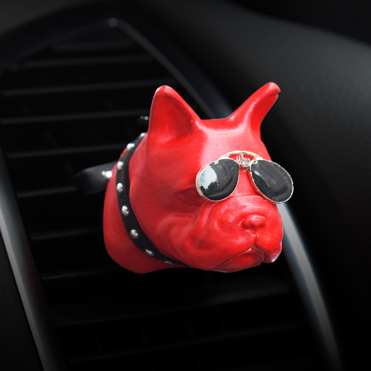 眼镜狗头车载汽车出风口香薰内饰挂件斗牛犬卡通内饰出风口专用戴墨镜