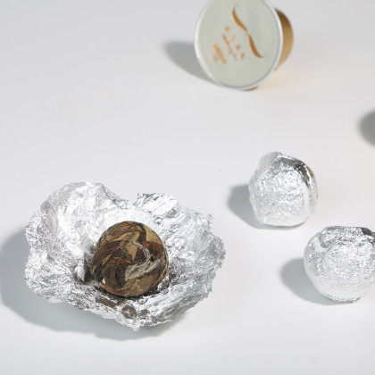 首页 >八马茶叶>【顺丰包邮】福鼎白茶 白牡丹鹿与茶鲸系列  茶叶礼盒