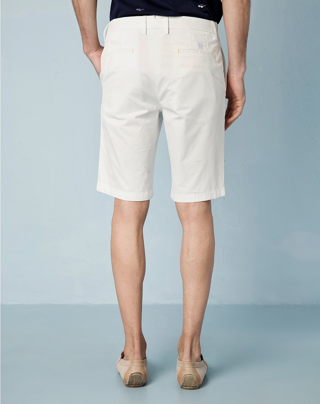 男款白色短裤