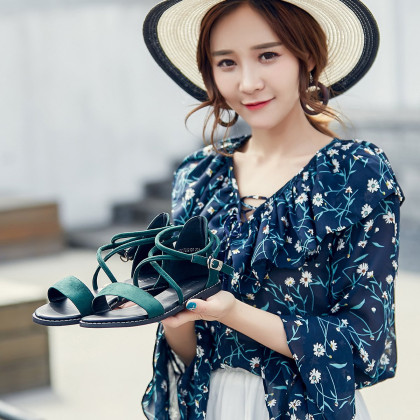 华耐夏季新款低跟韩版休闲女鞋交叉绑带平底女士凉鞋