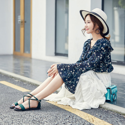 华耐夏季新款低跟韩版休闲女鞋交叉绑带平底女士凉鞋