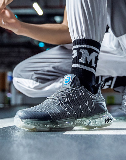 安踏 男鞋seeed零界nasa 60th纪念款鞋跑步鞋