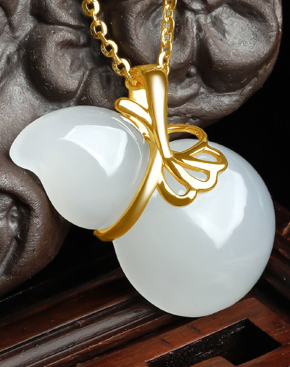 18k金镶温润细腻菠菜绿和田碧玉葫芦吊坠/玉吊坠