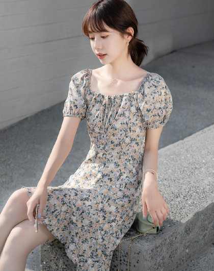 millu 夏季新款韩版百搭时尚洋气一字领显瘦小雏菊碎花连衣裙女装