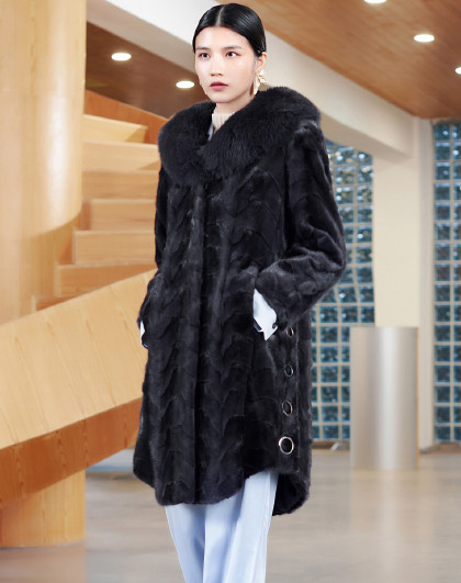 女款水貂毛配狐狸毛领大气高贵典雅皮草大衣