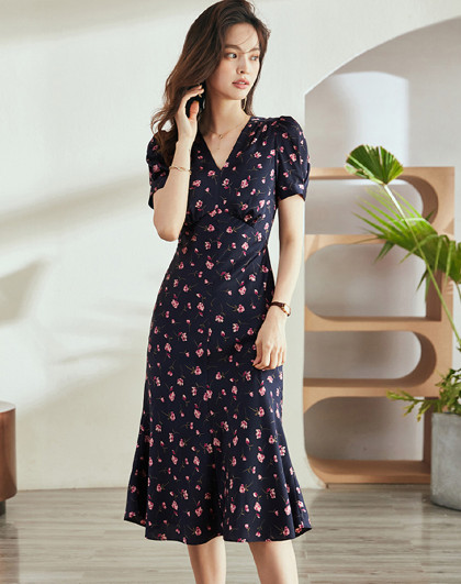 羊毛v领毛衫连衣裙女冬款宽松直筒裙子