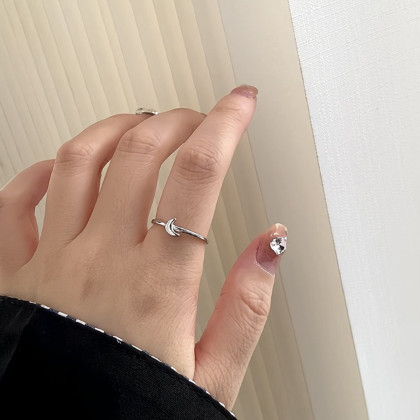 925银简约小巧细圈月亮戒指女指环时尚个性食指戒小众设计