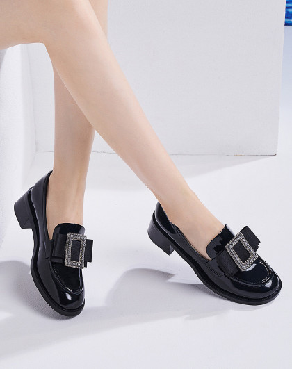 玖熙骨牌跟气质拼接中跟女鞋2024春季款百搭牛皮单鞋女