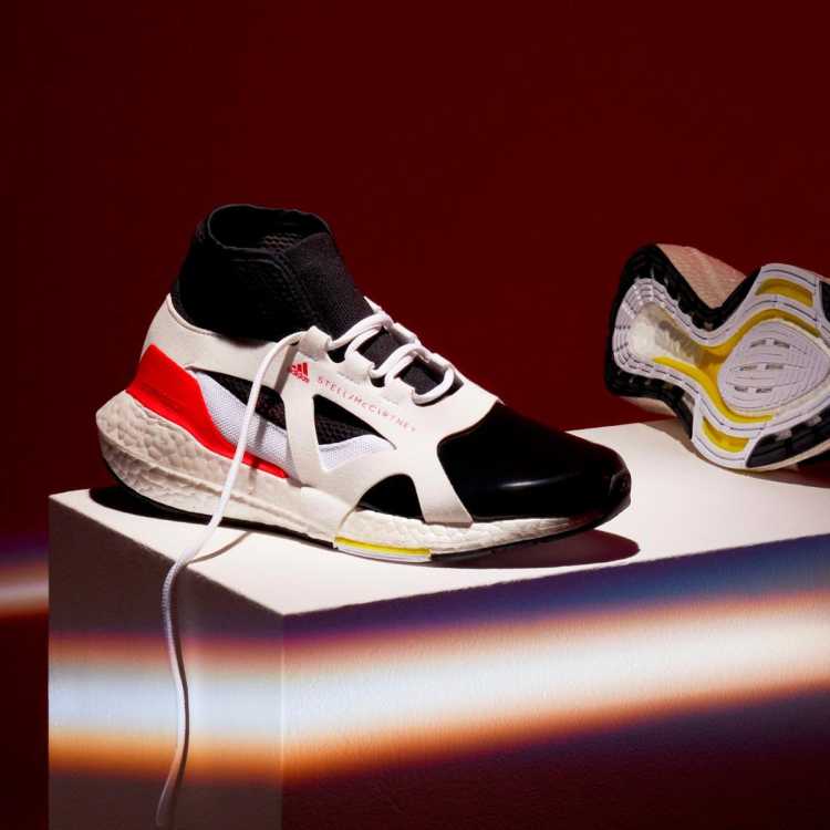 adidas ULTRABOOSTŮ＾ʱ͸а˶Ь 306Ԫ