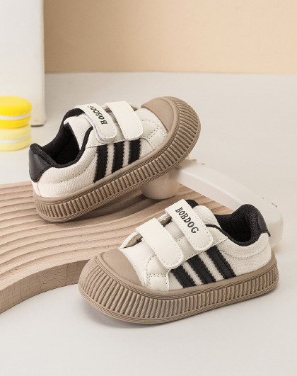 旋钮扣童鞋春季舒适透气男童儿童运动鞋中大童轻便缓震跑步鞋双网