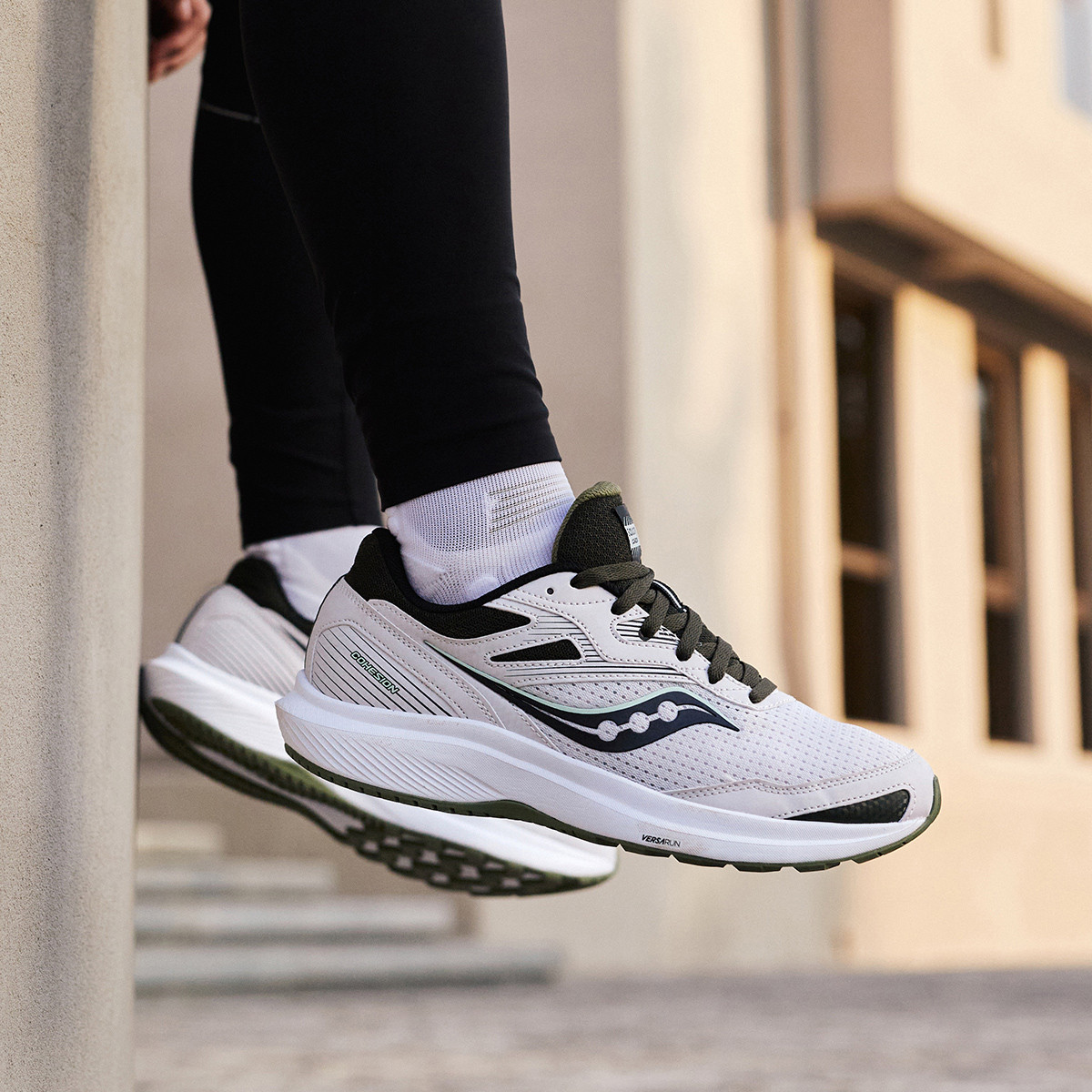 2610㿪ʼVԱSAUCONY  COHESION16п˶Ь284Ԫ