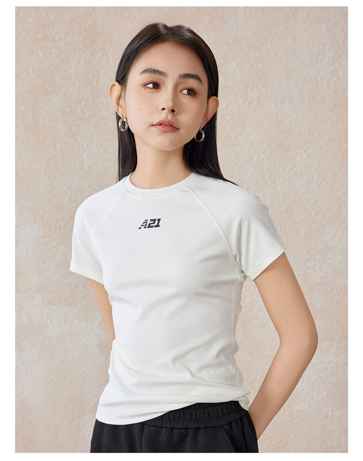以纯集团旗下品牌女装针织修身短袖t恤女潮流休闲小logo设计