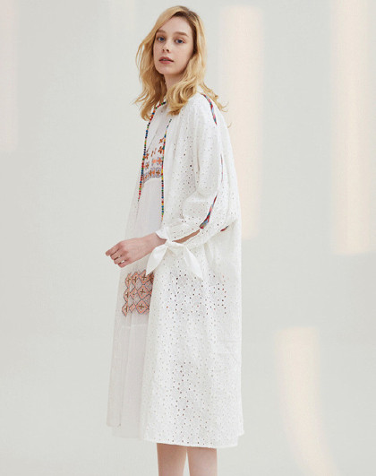 菀草壹2020【商场同款】春装新款纯色大翻领中长风衣女f0083101i