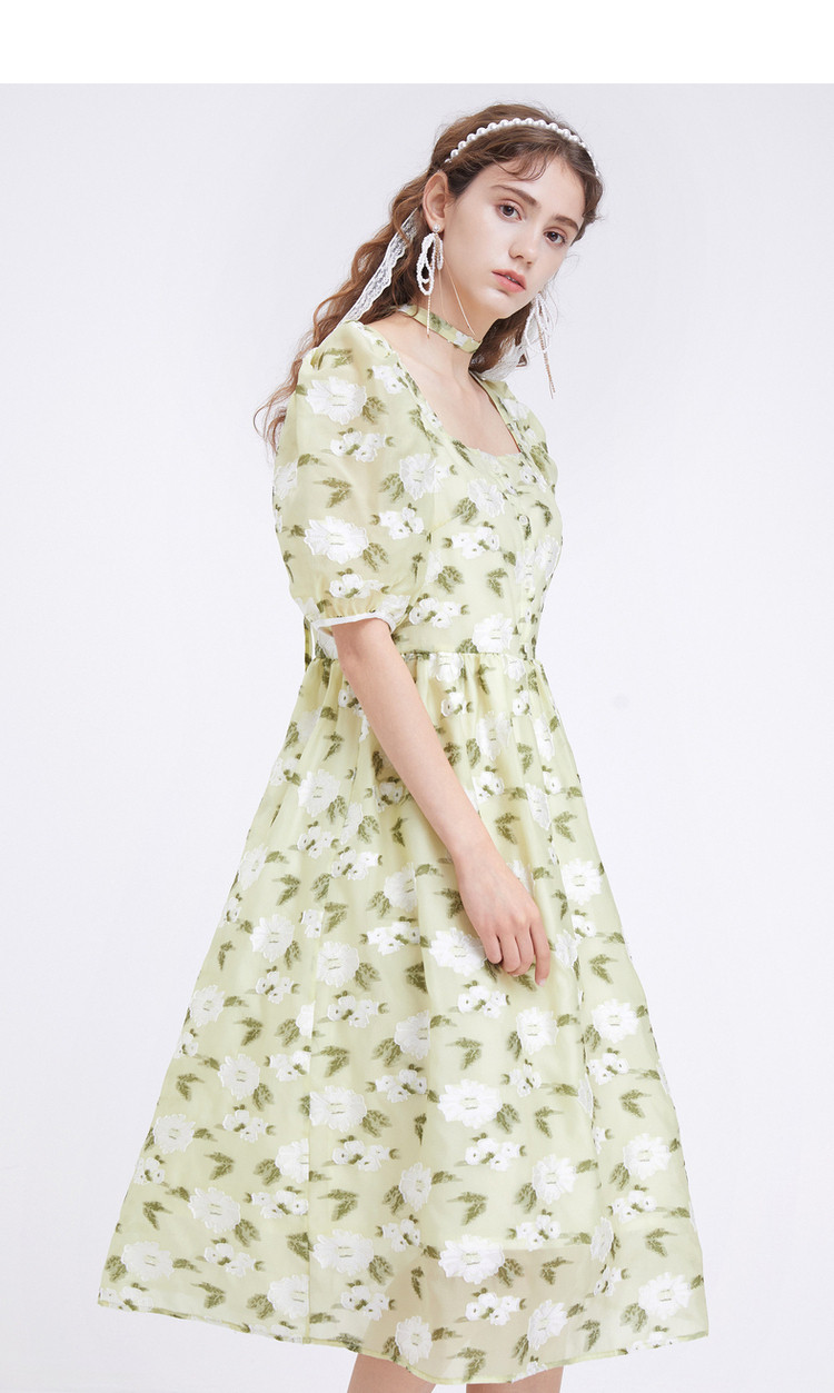 菀草壹法式方领连衣裙女设计感夏季泡泡袖收腰长款碎花裙