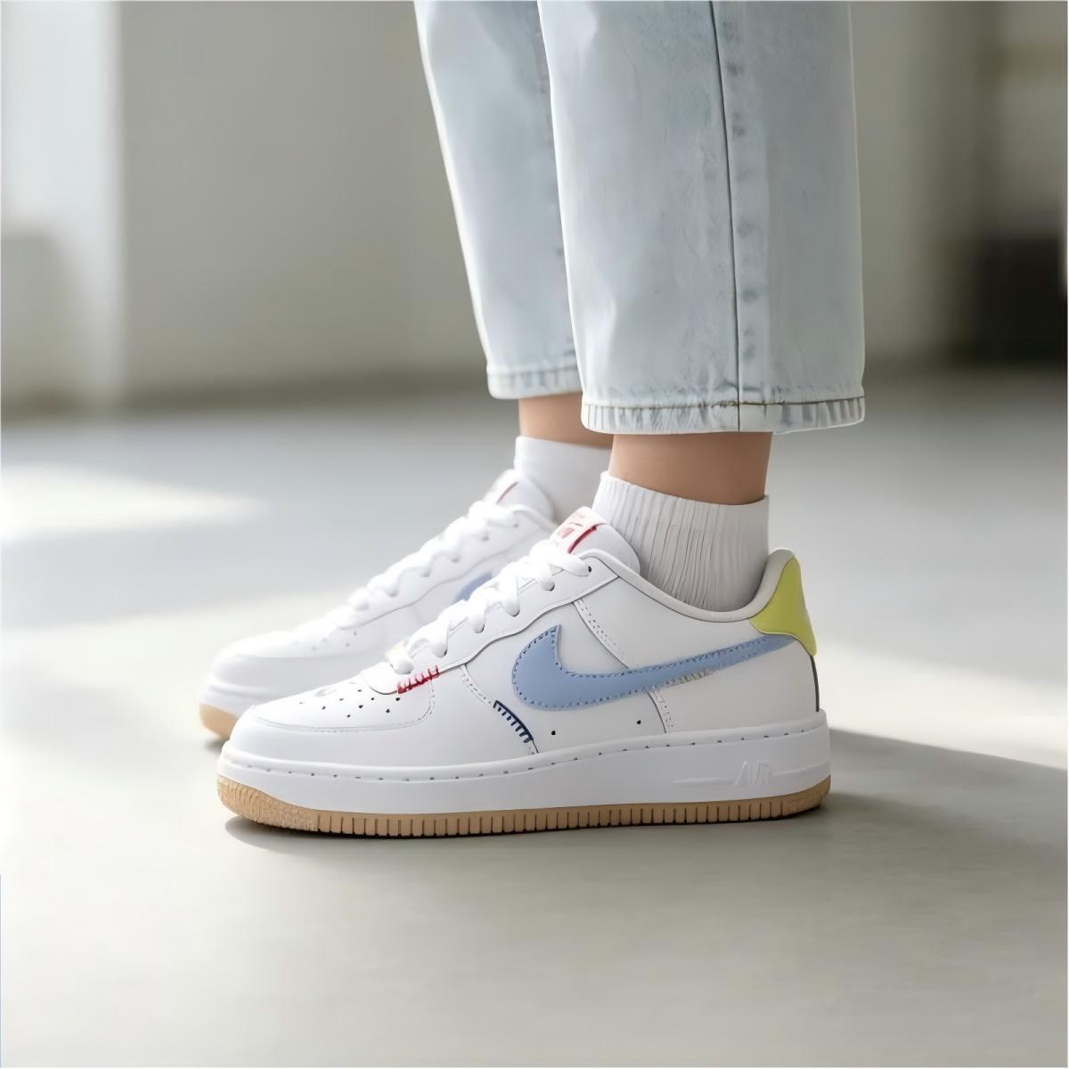 JORDAN کفش ورزشی بچگانه AIR FORCE 1 LV8 BG کوتاه و سبک — تصویر 1